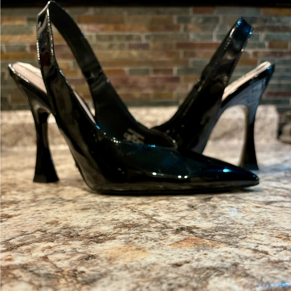 Fun Heels! Black slingbacks!
